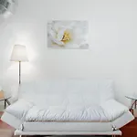 Cozy Fully Furnished 2 Bedroom 2 Bathroom Apartment Apts