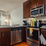 Cozy Fully Furnished 2 Bedroom 2 Bathroom Apartment Apts