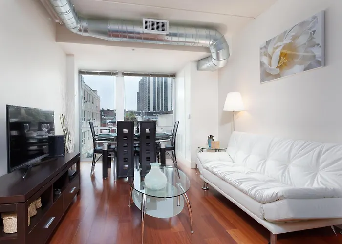 Cozy Fully Furnished 2 Bedroom 2 Bathroom Apartment Apts