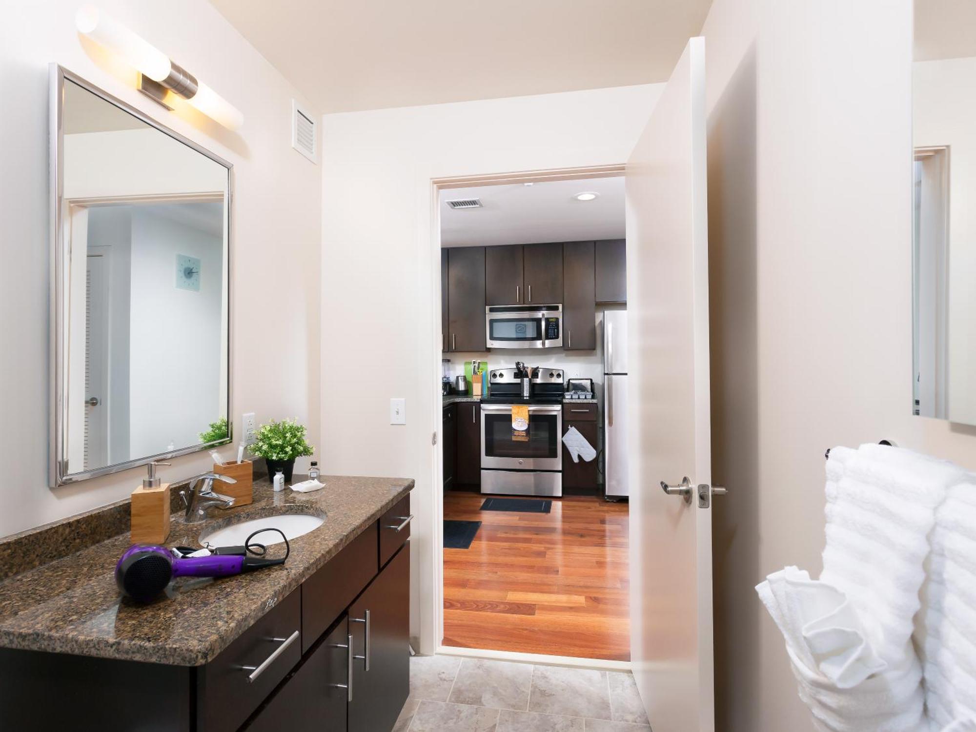Apartment Cozy Fully Furnished 2 Bedroom 2 Bathroom Apts *